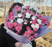 Букет из кустовых гвоздик "Нежный этюд"