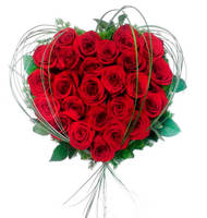 Сердце из красных роз