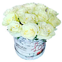 Розы в коробке "Зимняя сказка"